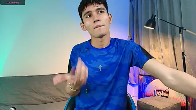 EstebanPerez  online show from March 18, 2025, 2:39 pm