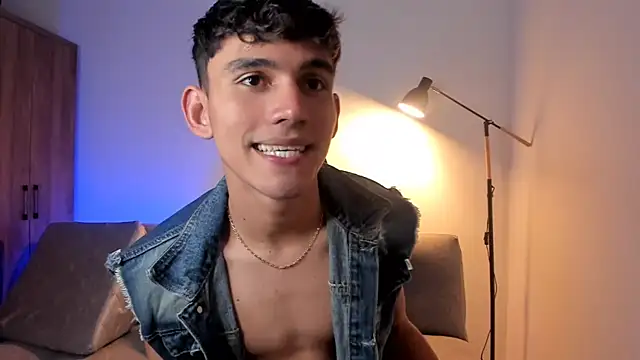 EstebanPerez  online show from February 17, 2025, 10:27 pm