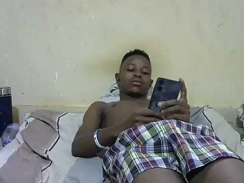 Snapshot of swthairydic chatting on October 12, 2025, 11:22 am swthairydic online show from October 12, 2025, 11:22 am