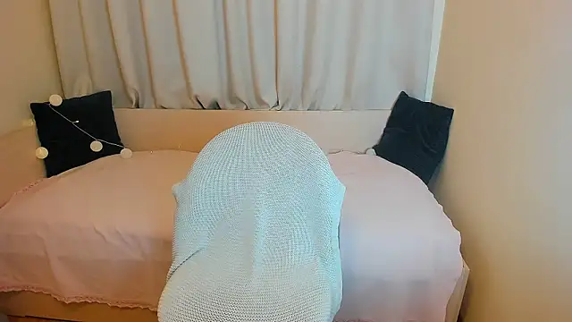 Anny Jey  online show from December 19, 2025, 8:33 pm