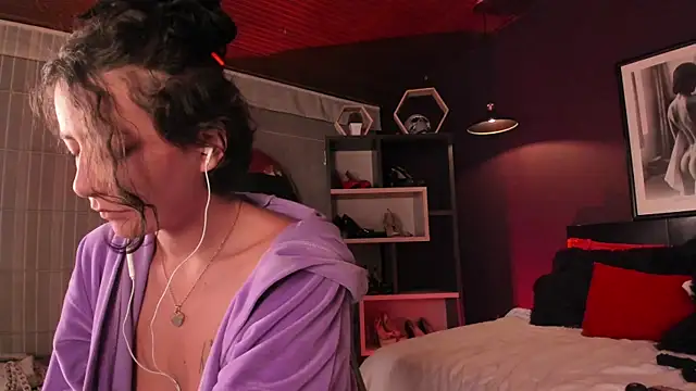 Moony 14 online show from April 15, 2026, 12:16 am