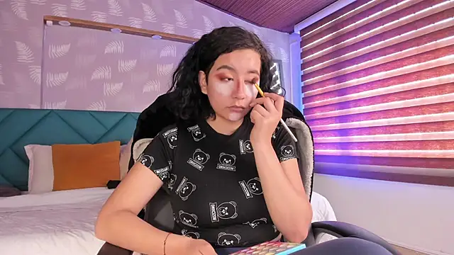 Moony 14 online show from September 21, 2025, 2:11 pm