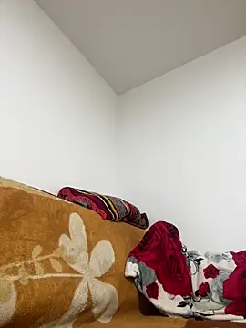 MikyVesela online show from December 4, 2025, 6:07 pm