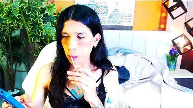 Snapshot of SaraSofia44 chatting on June 14, 2026, 4:25 am SaraSofia44 online show from June 14, 2026, 4:25 am