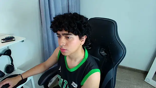  nickconnor01 online show from January 10, 2025, 12:38 am