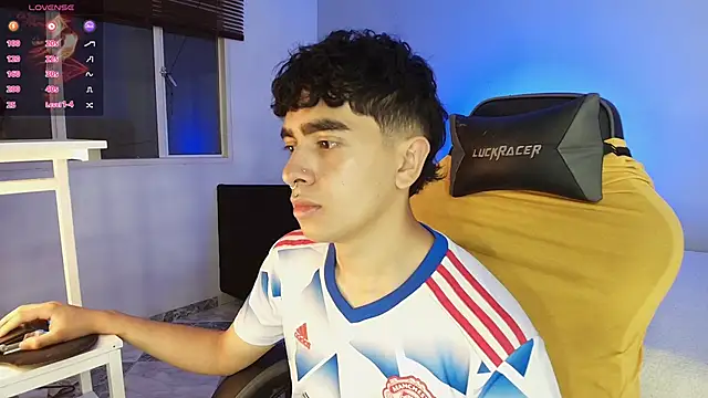 Snapshot of _nickconnor01 chatting on October 5, 2025, 12:45 am nickconnor01 online show from October 5, 2025, 12:45 am