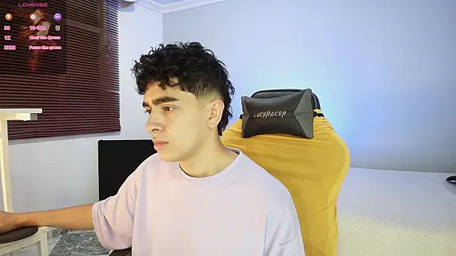 Snapshot of _nickconnor01 chatting on October 4, 2025, 2:35 am nickconnor01 online show from October 4, 2025, 2:35 am