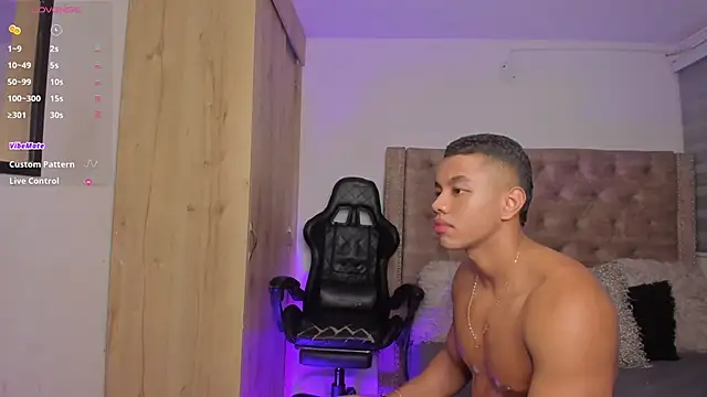 Snapshot of _Jackson_Brown chatting on October 24, 2025, 1:59 am Jackson Brown online show from October 24, 2025, 1:59 am