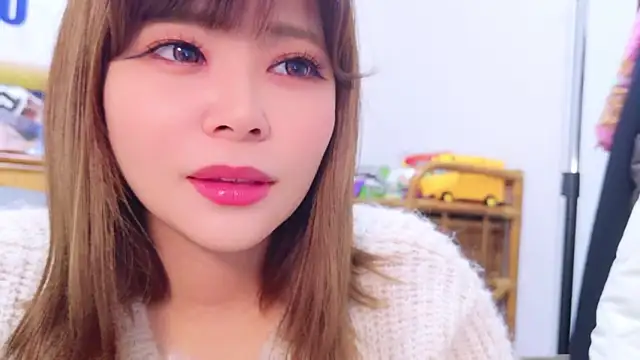 Megu Melon online show from December 18, 2024, 12:29 pm