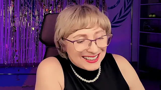 Snapshot of sugar_vivien chatting on February 22, 2025, 3:25 pm sugar vivien online show from February 22, 2025, 3:25 pm