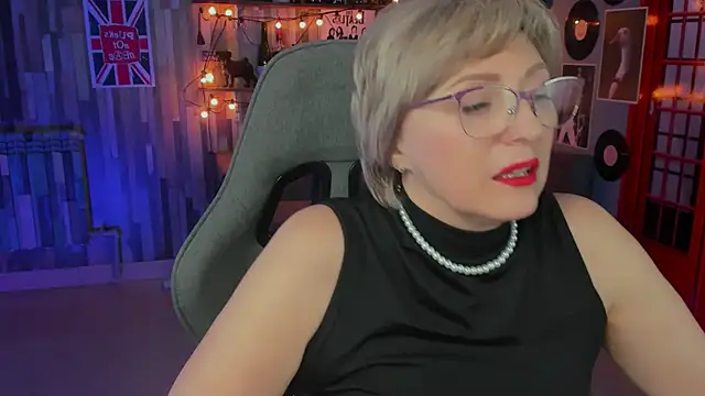 Snapshot of sugar_vivien chatting on February 13, 2025, 7:21 pm sugar vivien online show from February 13, 2025, 7:21 pm