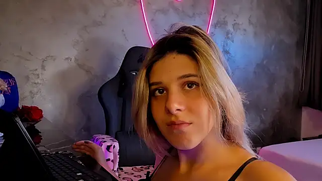 LeylaRosse online show from September 29, 2025, 7:26 am