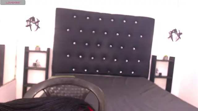 Mels  online show from April 2, 2026, 7:20 pm