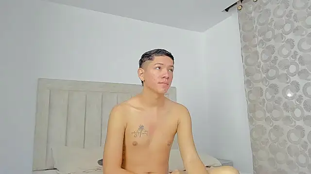 JulianRose 1 online show from February 25, 2025, 10:48 am