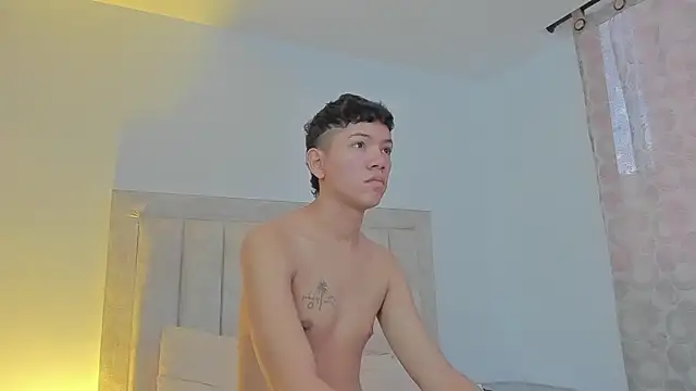JulianRose 1 online show from February 26, 2025, 11:32 am