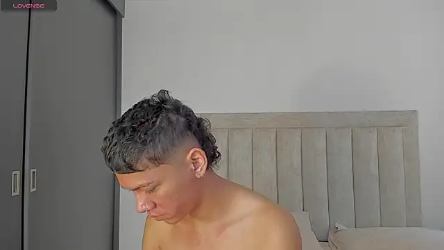 Snapshot of JulianRose_1 chatting on October 10, 2025, 12:39 pm JulianRose 1 online show from October 10, 2025, 12:39 pm