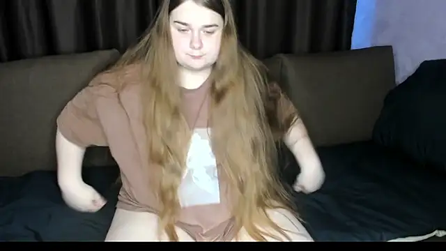 Snapshot of Aushpana chatting on October 29, 2025, 10:14 am Aushpana online show from October 29, 2025, 10:14 am