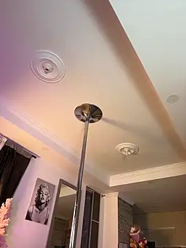 Melina-Smith online show from December 13, 2025, 8:04 pm