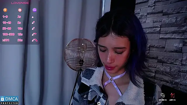 BellaOdisea online show from February 17, 2025, 10:49 pm