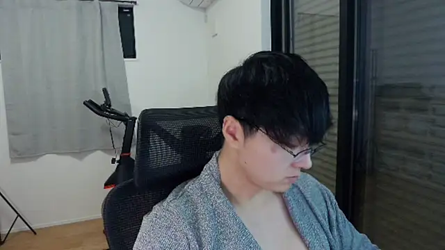 Snapshot of Tkcqcc chatting on October 26, 2025, 12:38 pm Tkcqcc online show from October 26, 2025, 12:38 pm