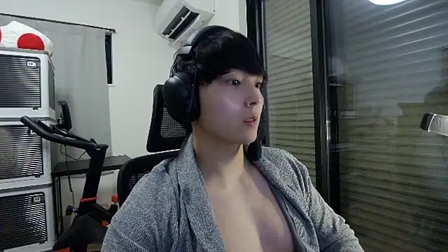 Snapshot of Tkcqcc chatting on January 7, 2026, 2:11 pm Tkcqcc online show from January 7, 2026, 2:11 pm