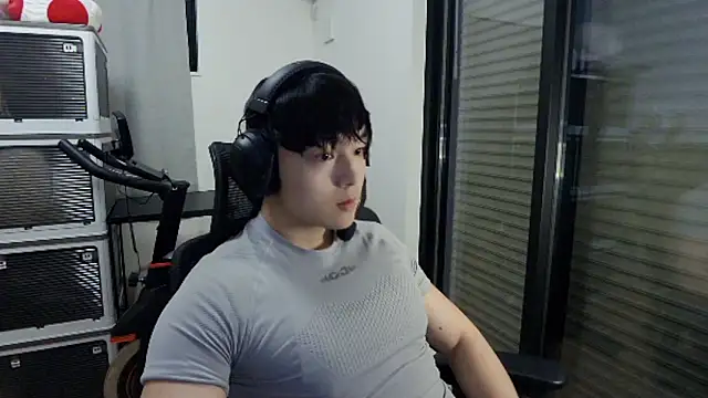 Snapshot of Tkcqcc chatting on January 5, 2026, 8:23 pm Tkcqcc online show from January 5, 2026, 8:23 pm