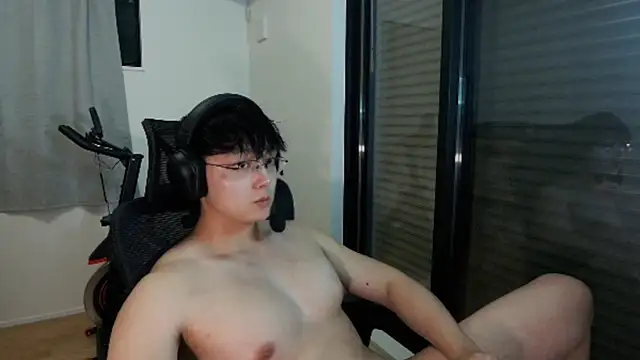 Snapshot of Tkcqcc chatting on October 19, 2025, 1:14 pm Tkcqcc online show from October 19, 2025, 1:14 pm