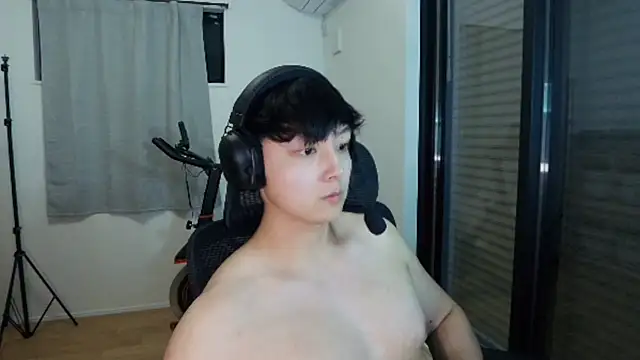 Snapshot of Tkcqcc chatting on October 13, 2025, 12:07 pm Tkcqcc online show from October 13, 2025, 12:07 pm