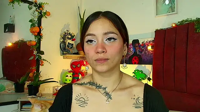 alisson zafiro  online show from March 31, 2026, 3:19 am