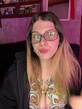 FlorBich online show from May 30, 2026, 1:12 am