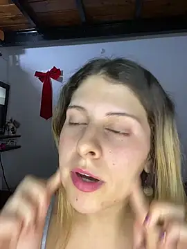 FlorBich online show from February 15, 2026, 9:03 pm