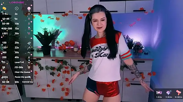 Snapshot of Lil_Amelie chatting on November 1, 2025, 10:42 am Lil Amelie online show from November 1, 2025, 10:42 am