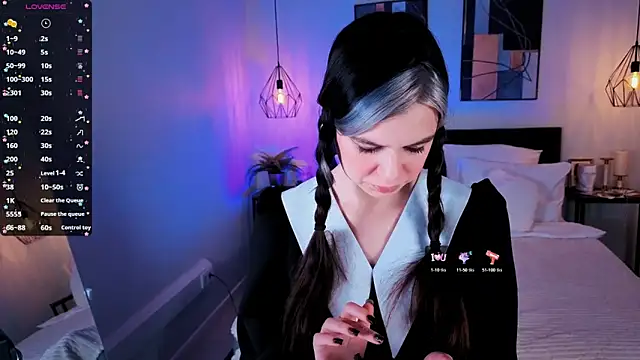 Snapshot of Lil_Amelie chatting on October 7, 2025, 7:42 am Lil Amelie online show from October 7, 2025, 7:42 am