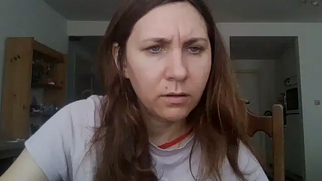 JasmineGlamour online show from April 5, 2026, 1:40 pm