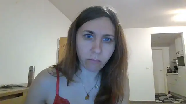 JasmineGlamour online show from April 15, 2026, 3:23 am