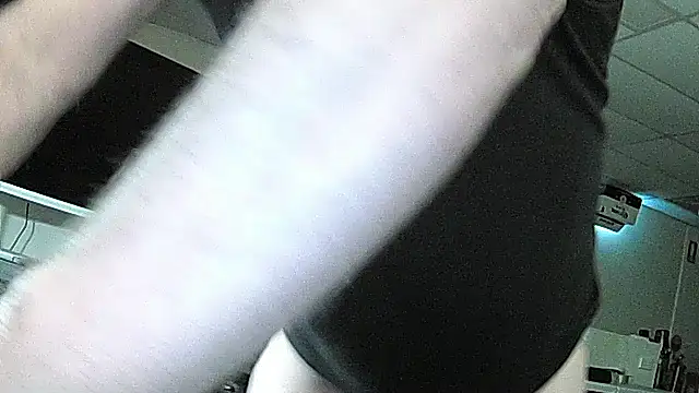 Snapshot of Nice8inchaussie chatting on October 13, 2025, 8:49 am Nice8inchaussie online show from October 13, 2025, 8:49 am