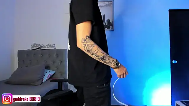 god drake online show from January 25, 2025, 2:15 am