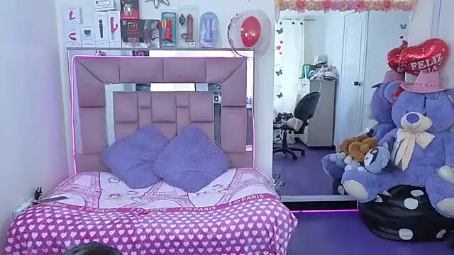 AriadnaCappelletty online show from November 6, 2025, 4:22 pm