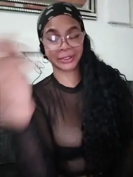 Melanie candy  online show from April 17, 2026, 8:11 pm