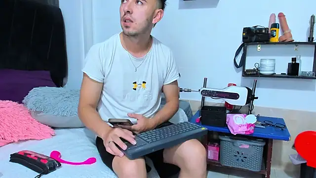 big-dicktop23 online show from May 21, 2026, 4:37 pm