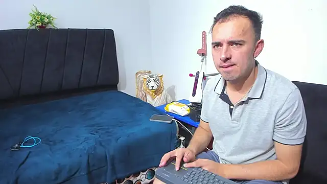 big-dicktop23 online show from December 16, 2025, 1:43 am