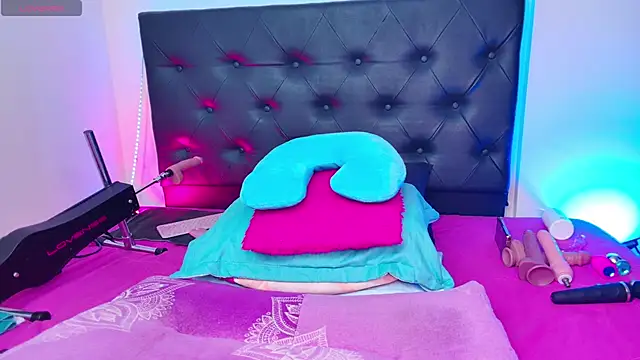 Snapshot of Adriana-55 chatting on October 26, 2025, 12:00 am Adriana-55 online show from October 26, 2025, 12:00 am