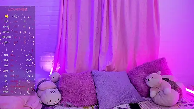 Snapshot of pink_quarz chatting on December 20, 2024, 11:37 pm pink quarz online show from December 20, 2024, 11:37 pm