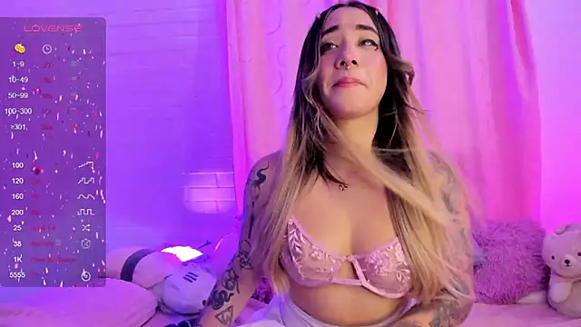Snapshot of pink_quarz chatting on January 19, 2025, 10:49 pm pink quarz online show from January 19, 2025, 10:49 pm