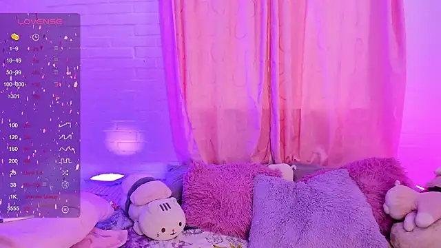 Snapshot of pink_quarz chatting on December 21, 2024, 9:15 pm pink quarz online show from December 21, 2024, 9:15 pm