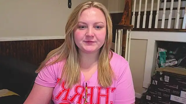 Snapshot of PhatAssBlond chatting on February 14, 2026, 6:19 pm PhatAssBlond online show from February 14, 2026, 6:19 pm