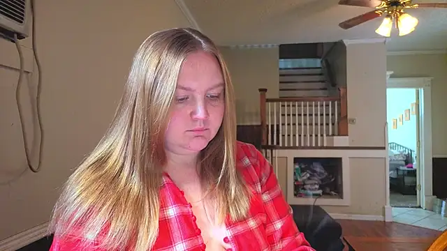 Snapshot of PhatAssBlond chatting on February 5, 2026, 7:32 pm PhatAssBlond online show from February 5, 2026, 7:32 pm