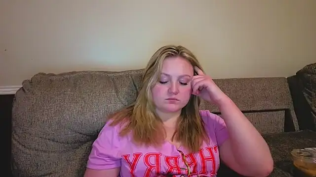 PhatAssBlond online show from March 18, 2026, 2:41 pm