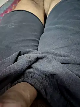 Snapshot of SplitPrestige19 chatting on February 11, 2026, 7:36 pm SplitPrestige19 online show from February 11, 2026, 7:36 pm