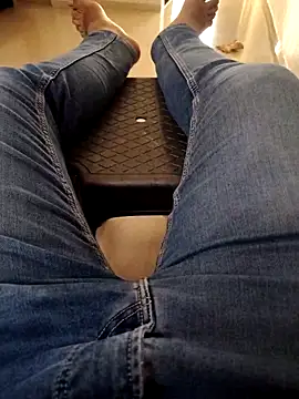 SplitPrestige19 online show from November 28, 2025, 10:15 am